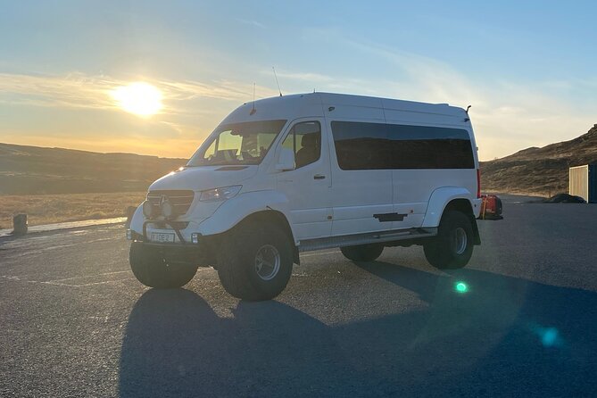 Private Golden circle and glacier super jeep tour from Reykjavik - Stop 2: Geysir hot springs and catching Strokkur’s 25-meter routine