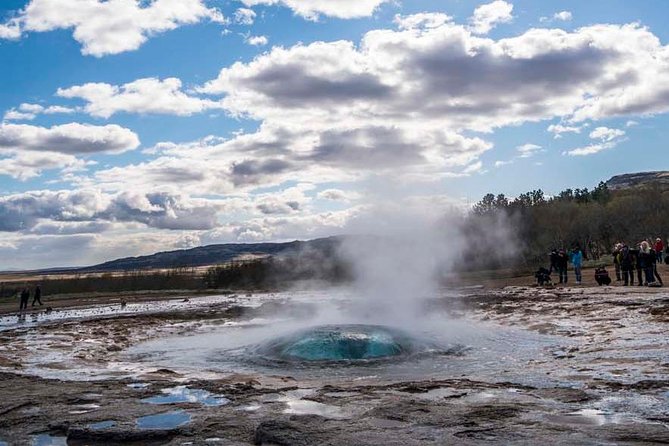 Private Golden Circle Classic Tour from Reykjavik - Gullfoss waterfall: making the 1-hour stop count