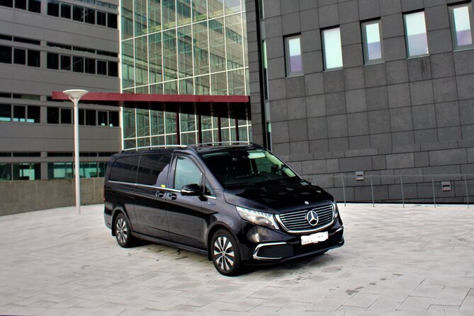 Private Keflavik Airport Transfer (One Way) - Door-to-door in Reykjavik: the real value is what you don’t do