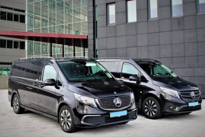 Private Keflavik Airport Transfer (One Way) - Meet-and-greet at KEF: how pickup usually works in practice
