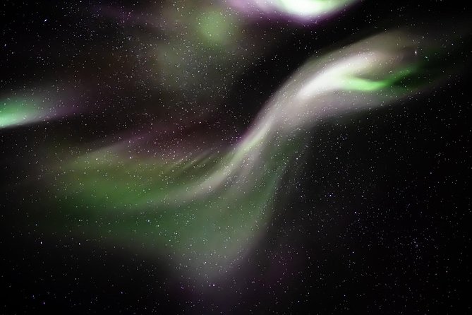 Private Northern lights with photographs - How the Reykjavik 8:30pm aurora hunt actually plays out