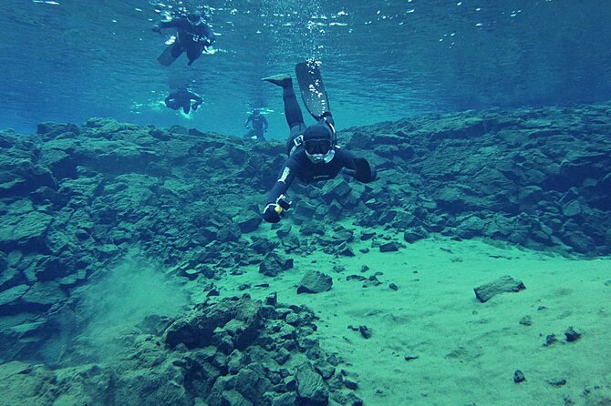 Private Silfra Snorkel Tour - The temperature reality check: cold water meets colder air