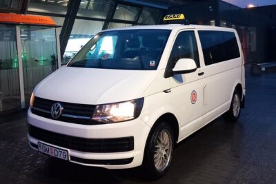Private Transfer from Keflavik Airport to Reykjavik/surrounding - Pickup and Drop-Off: What the First 5 Minutes Feel Like