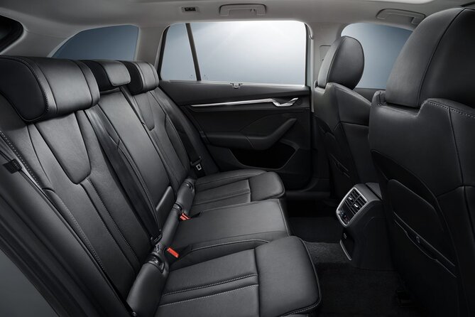Private Transfer from Reykjavik to Reykjavik Airport KEF by Sedan - Why This Private KEF Transfer Works Better Than Public Transit