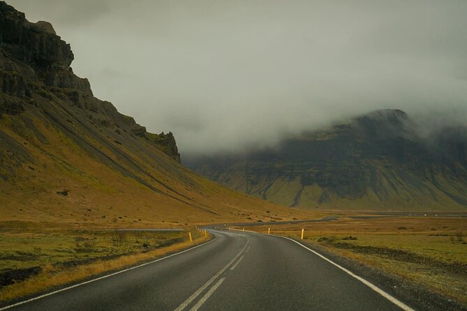 Private Transfer Keflavik Airport To Reykjavik Pick or Drop - Pickup that handles the stress: flight tracking and luggage support