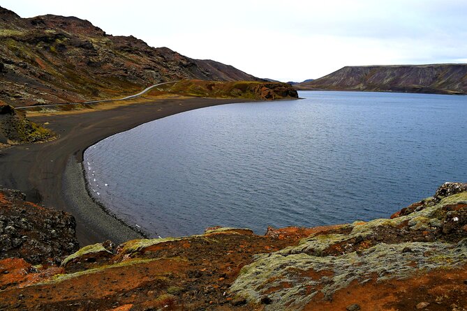 Private Transfer Reykjavik to Keflavik Airport - Comfy Vehicle Details, WiFi, and Bag Help