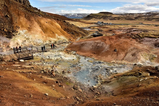 Reykjanes Geopark Small-Group Tour with Airport Transfer - Small-group minibus pickup and drop-off: what to expect
