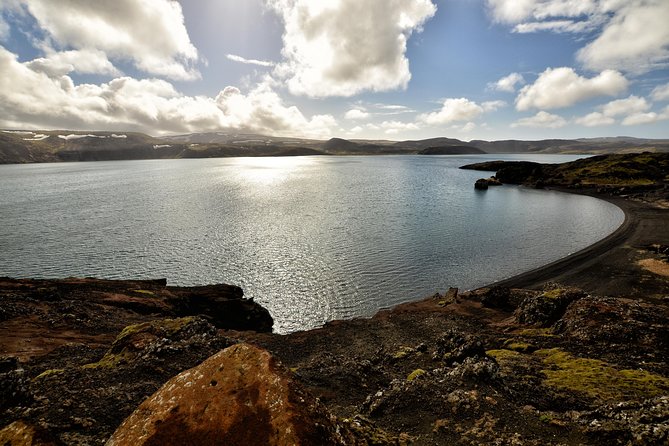 Reykjanes Geopark Small-Group Tour with Airport Transfer - Grænavatn: sulfur water that turns the crater “teal”