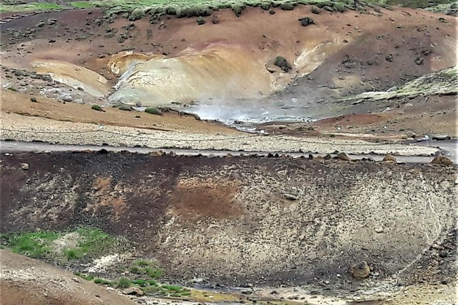 Reykjanes peninsula- Geopark and much more. Private tour - Grænavatn and Kleifarvatn: how crater lakes get their color and depth