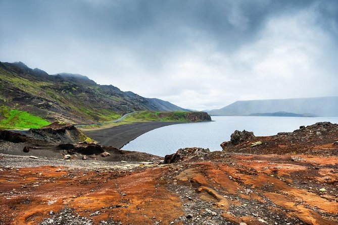 Reykjanes Peninsula Tour - Stop 3: Reykjanes Lighthouse (Reykjanesvíti) and quake history