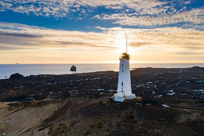 Reykjanes Peninsula Tour - Stop 4: Kleifarvatn Lake for brave snorkelers and divers