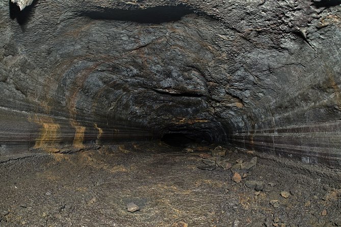 Reykjanes secret G spots - raw edition - Getting underground at Leidarendi Cave