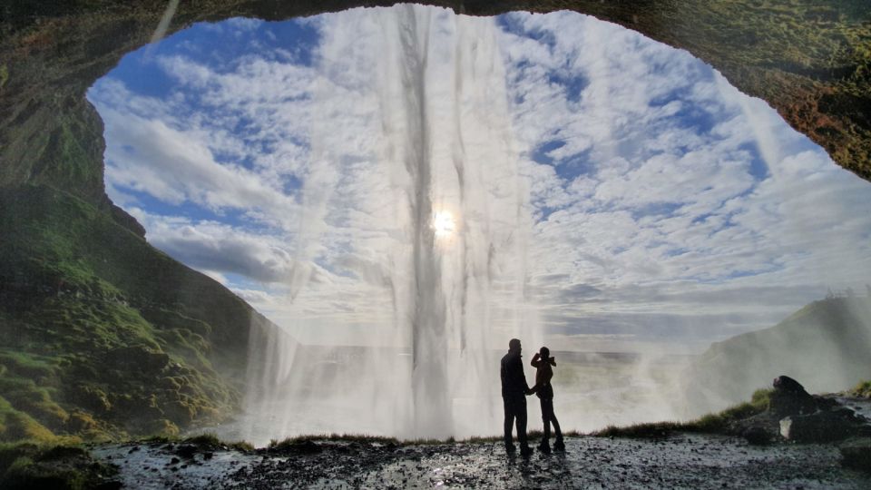 Reykjavík: 2-Day Tour with Icebergs, Glaciers & Waterfalls - Guides and group comfort: why the people matter here