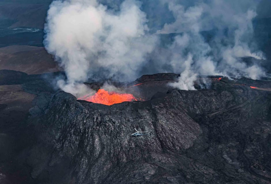Reykjavik: 45-Minute Volcano Sightseeing Helicopter Tour - The Takeoff and Capital Views: Reykjavik From Above