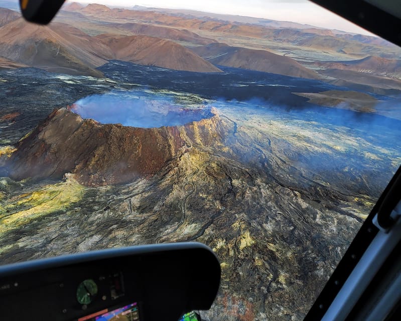 Reykjavik: 45-Minute Volcano Sightseeing Helicopter Tour - Bessastaðir on the Way Back: A Scenic Bonus