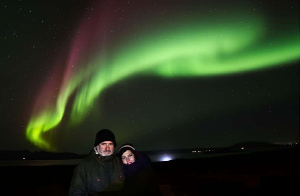 Reykjavík: 4x4 Minibus Northern Lights with Photo and Cocoa - What the tour structure feels like over four hours