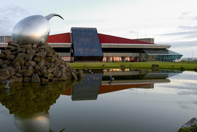 Reykjavik area to Keflavik Private Luxury Airport Transfer - Key highlights worth writing down
