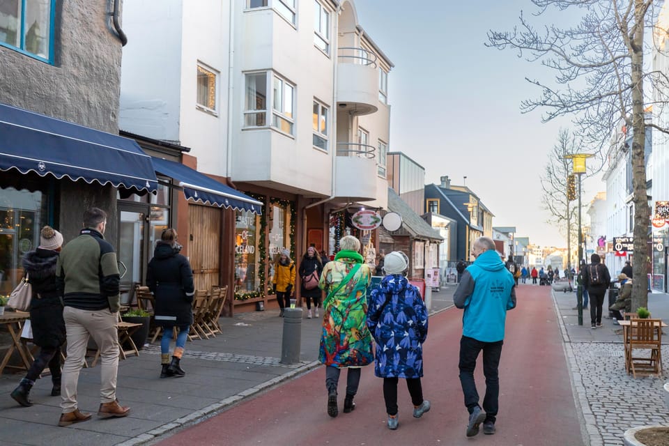 Reykjavik: Christmas Food Tour with Tastings and Drinks - Who should book this, and who should skip