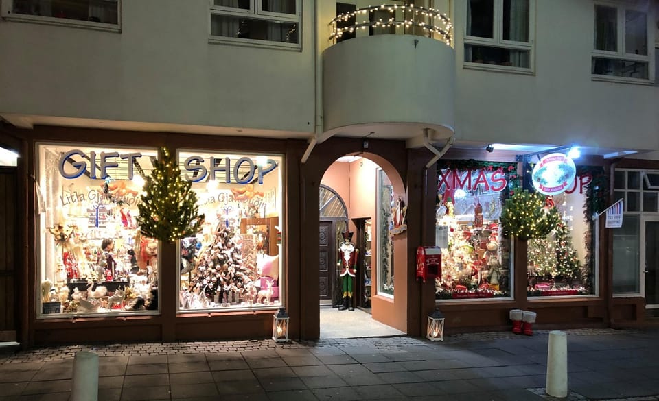 Reykjavik: Christmas Food Tour with Tastings and Drinks - A 3-Hour Christmas Lights Walk You Can Actually Enjoy