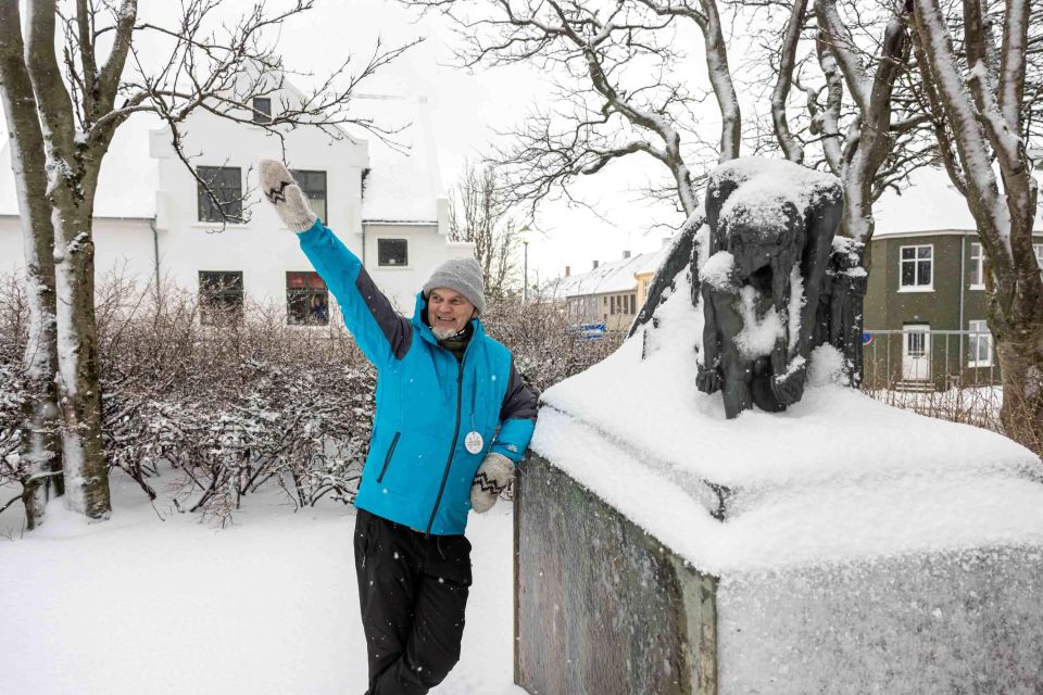 Reykjavik: Feline-Focused City Walking Tour - Spotting shop cats in the streets: Baktus, Jonsi, Ofelia, and the rest