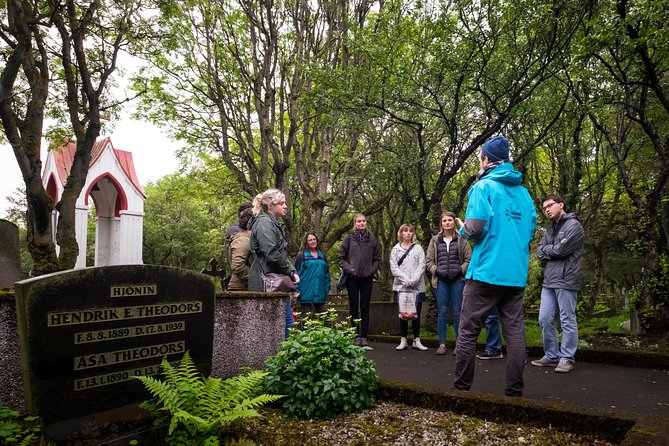 Reykjavik Folklore Walking Tour: Meet the Elves, Trolls & Ghosts of Iceland - Getting oriented: start at Ingólfstorgi and finish near Alþingishúsið