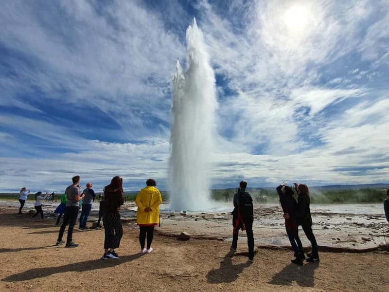 Reykjavík: Golden Circle, 2 Geysers & Geothermal Bakery Tour - How the Tour Runs: Small-Group Comfort, Pickup Reality, and Packing