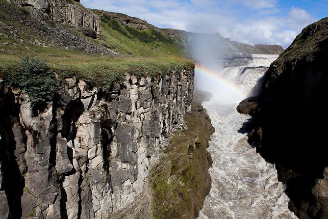 Reykjavik: Golden Circle and Northern Lights Small-Group Tour - Gullfoss Falls and Geysir: Water Power, Then Steam Shows