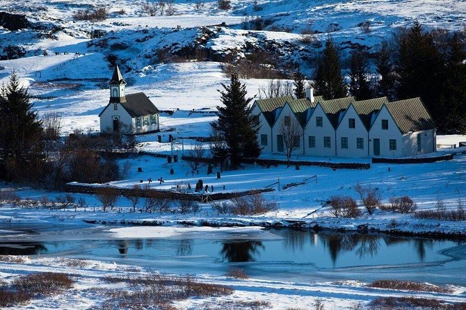 Reykjavik: Golden Circle and Northern Lights Small-Group Tour - Aurora Hunting Outside the Usual Spots