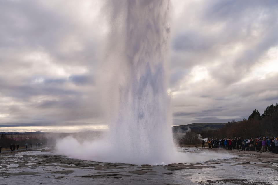 Reykjavík: Golden Circle and Silfra Snorkeling Combo Tour - What to pack: warmth, dryness, and one critical rule