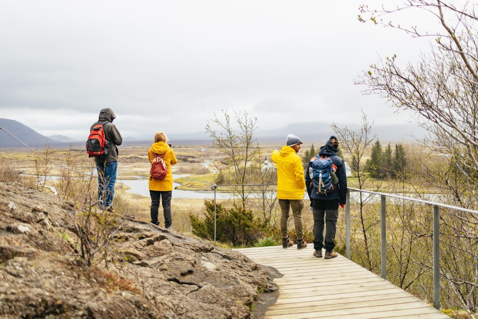Reykjavik: Golden Circle, Crater & Blue Lagoon Minibus Tour - Kerið crater lake: the short stop that still feels like a payoff