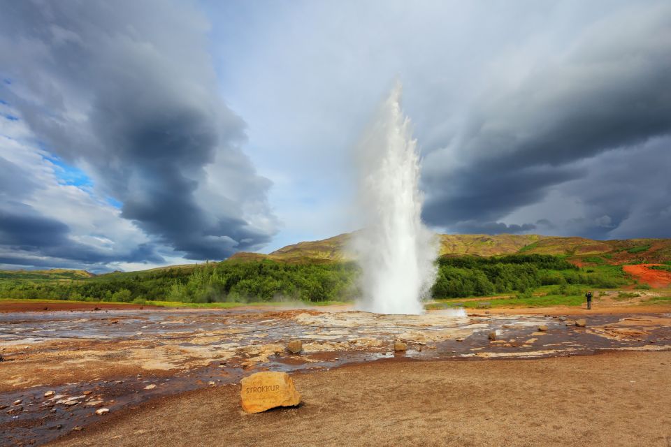 Reykjavik: Golden Circle Day Tour with optional Blue Lagoon - The WiFi + GPS audio guide setup (and the headphone catch)