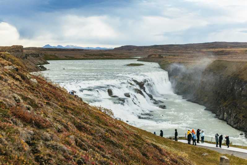 Reykjavik: Golden Circle, Kerid, and Fridheimar Minibus Tour - From Reykjavík to the Golden Circle: how the 9 hours flow