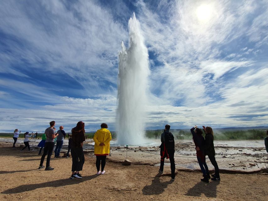 Reykjavik: Golden Circle, Kerid Crater, & Blue Lagoon Tour - Reykjavik pickup: smooth start, but plan for the bus-stop reality