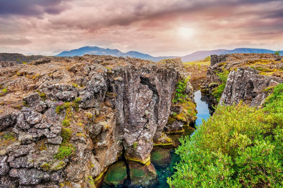 Reykjavík: Golden Circle Minibus Tour & Blue Lagoon Transfer - Who This Tour Fits Best (and Who Might Feel Crunched)