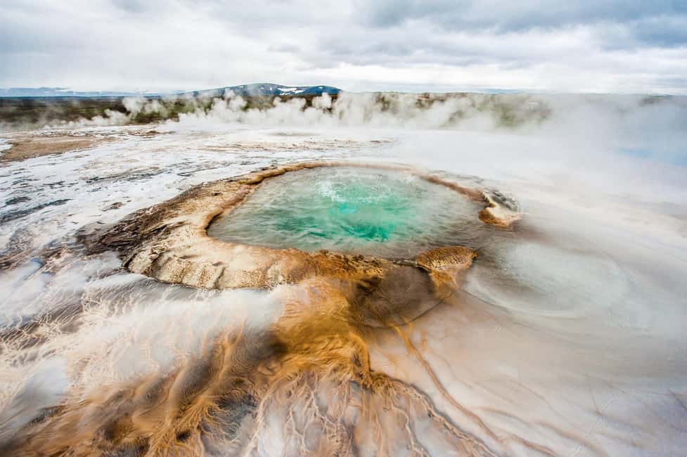 Reykjavík: Golden Circle, Secret Lagoon, & Friðheimar Tour - Geysir and Strokkur: timing your photos to the next eruption