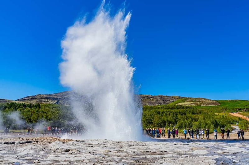 Reykjavik: Golden Circle Super Jeep and Snowmobile Tour - One hour of snowmobiling on Langjökull: the kind of views that stick