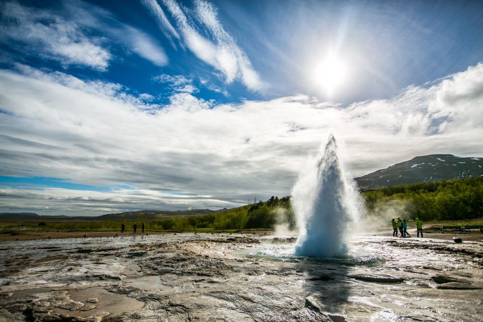 Reykjavik: Golden Circle Tour with Blue Lagoon Visit & Entry - Reykjavik Break Time: A Reset Before Blue Lagoon Quiet