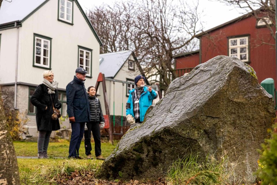Reykjavik: Guided Folklore Walking Tour - Where the magic starts: meeting at Ingólfstorg and getting your bearings