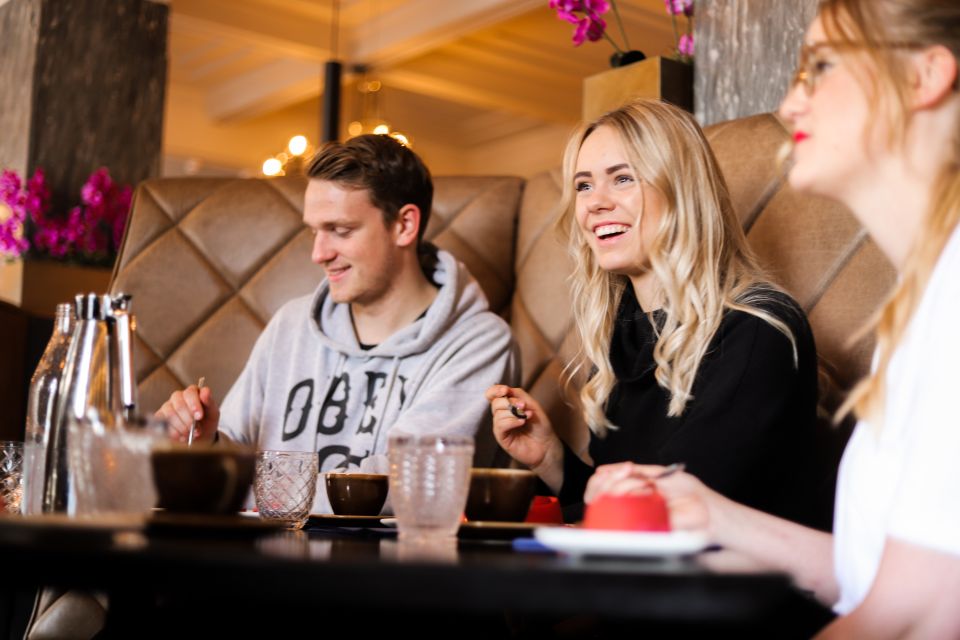 Reykjavik: Guided Foodie Walking Tour with 6 Tastings - The Course-by-Course Bite Plan: 5 Stops and 6–8 Tastings