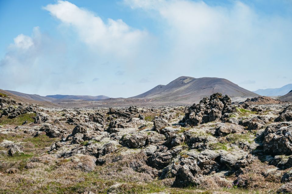 Reykjavik: Guided Tour to Volcano and Reykjanes Geopark - Fagradalsfjall and the fresh lava field hike: what the 5.5 km really means