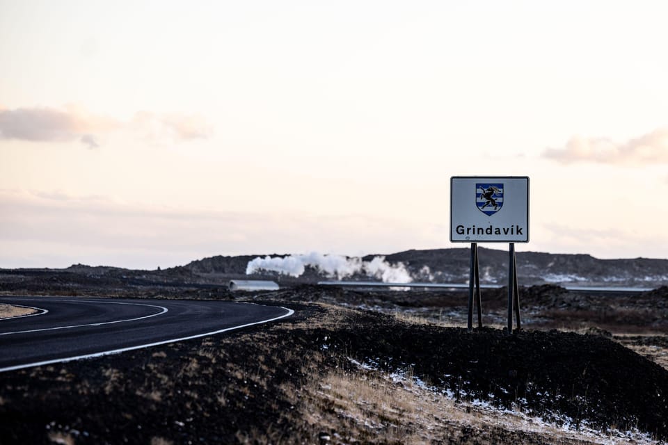 Reykjavik: Guided Tour to Volcano and Reykjanes Geopark - Getting there from Reykjavik: timing, coach ride, and realistic expectations