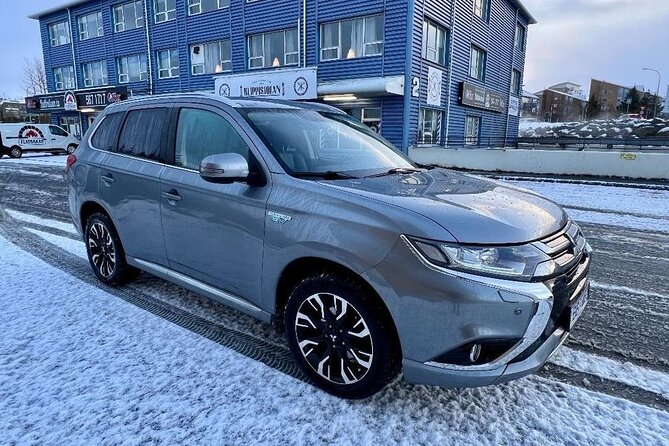 Reykjavik Iceland : Private transfer From / To KEF airport - The Human Side: Drivers Who Make the Ride Feel Easy