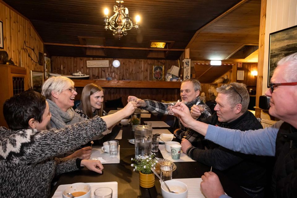 Reykjavik: Icelandic Food Tour - The tasting rhythm: warm first, brave next, local finish