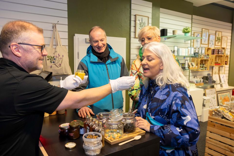 Reykjavik: Icelandic Food Tour - The drink part: water every stop, plus your last-choice payoff