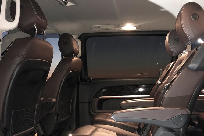 Reykjavik International Airport Private Arrival Transfer - From Keflavik to Reykjavik without the airport scramble