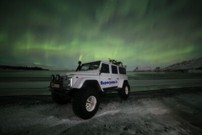 Reykjavik: Northern Lights Experience by Superjeep - The drive out: trading city glow for darker skies