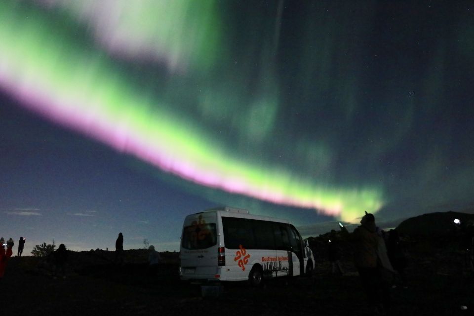 Reykjavik: Northern Lights Group Tour with Photos - The photo advantage: how the guide helps you shoot better aurora