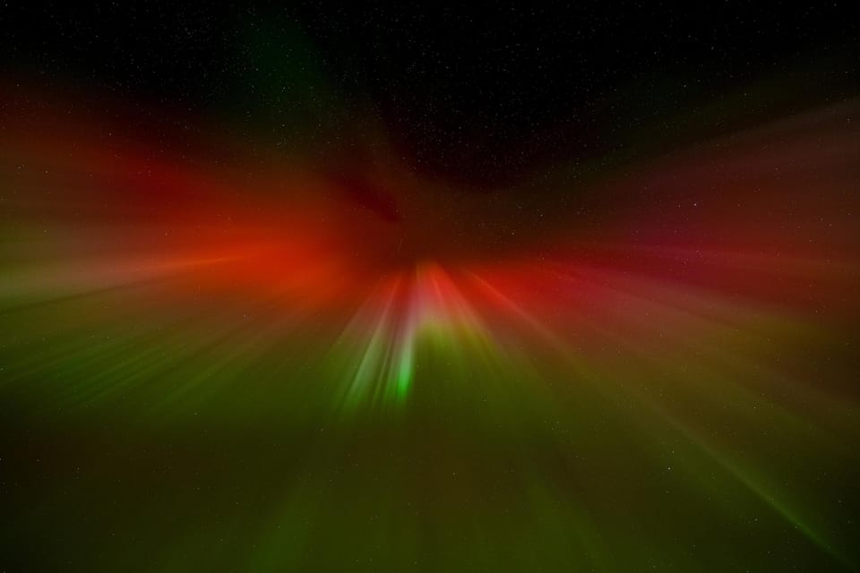 Reykjavik: Northern Lights Tour with Private Photographer - Unlimited Professional Photos and Borrowed Tripods