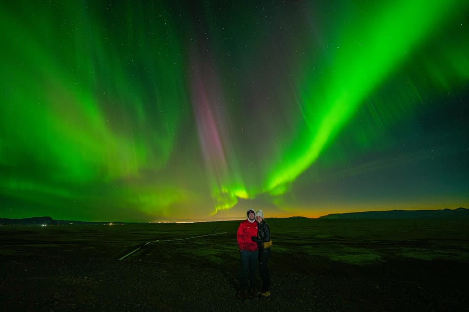 Reykjavik: Northern Lights Tour with Private Photographer - Small Group Size: Max 18 Means Less Noise, More Focus