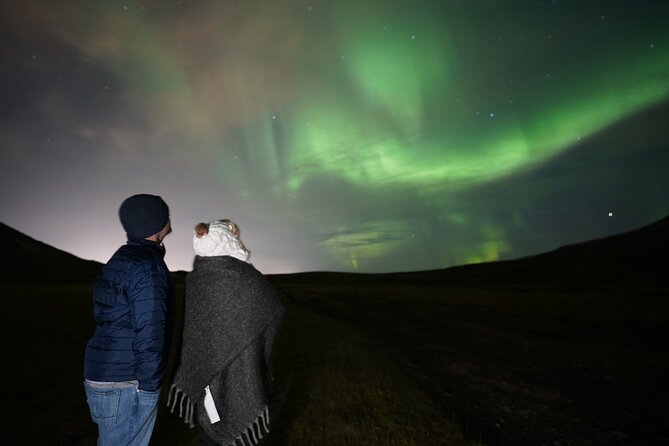 Reykjavik Northern Lights Tour with Pro Aurora Photos Small Group - Professional Aurora Photos: The Part That Helps You Actually Remember